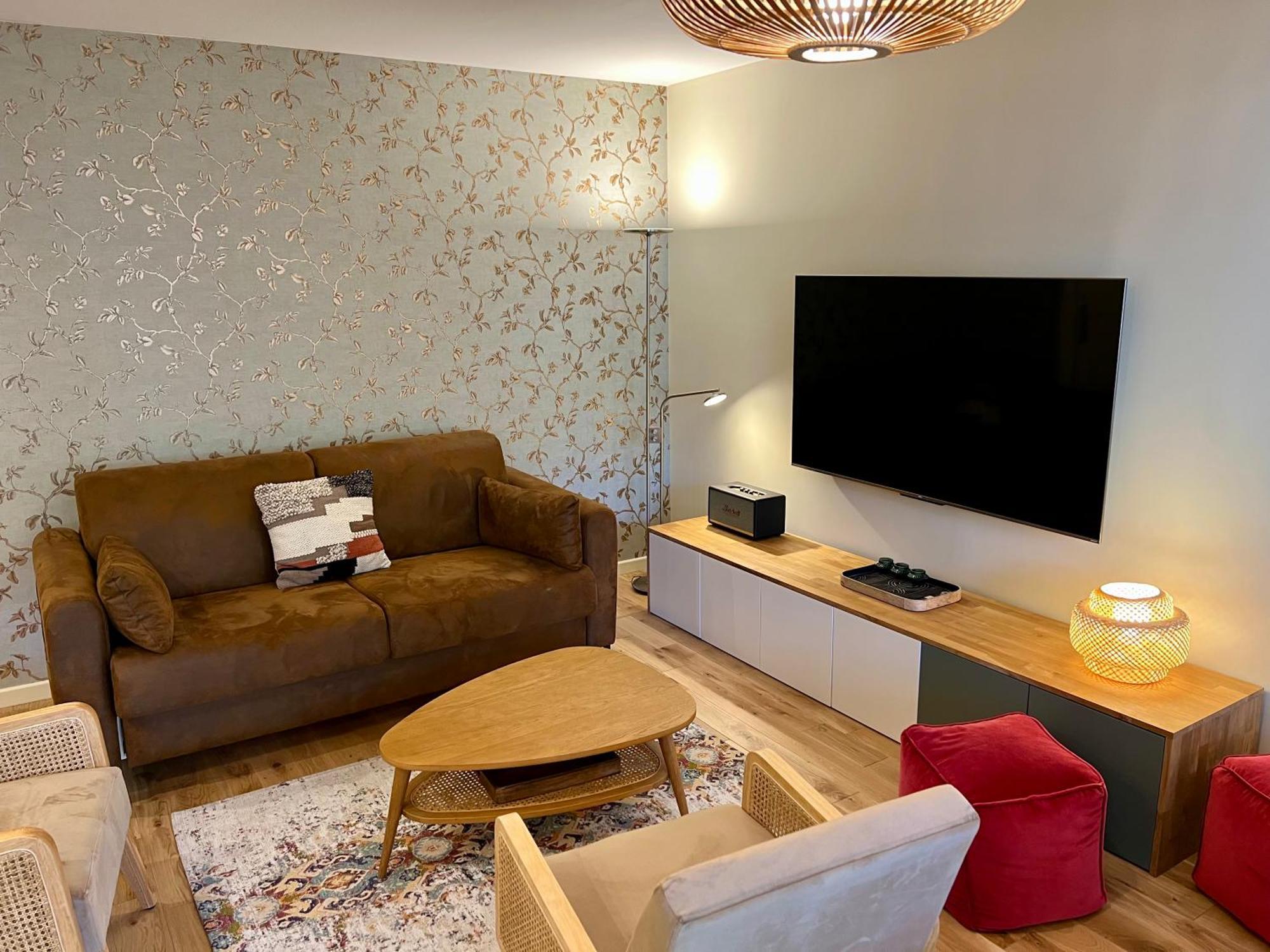 Lyon Premium - Luxezen Spa วีเลอร์บาน ภายนอก รูปภาพ